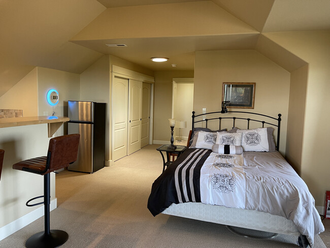 Photo - 1485 Murrelet Dr Unit Bonus Room Apartment