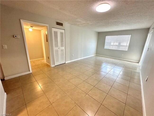 Photo - 3417 Winkler Ave