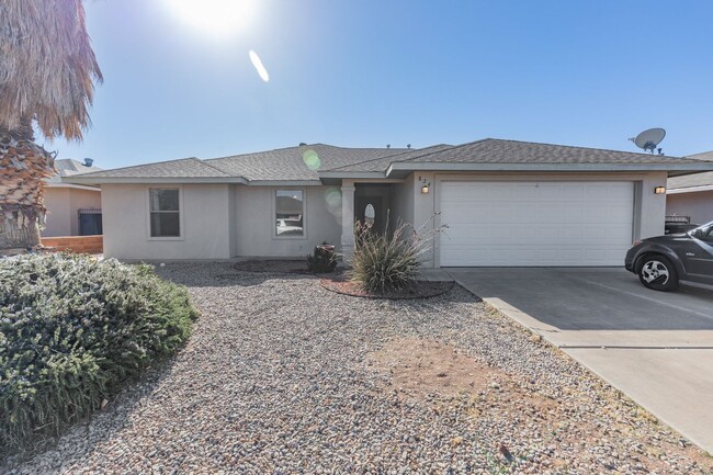 Beautiful 3 Bed 2 Bath Home! - Beautiful 3 Bed 2 Bath Home!