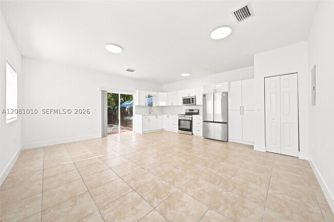 Photo - 145 NE 60th St