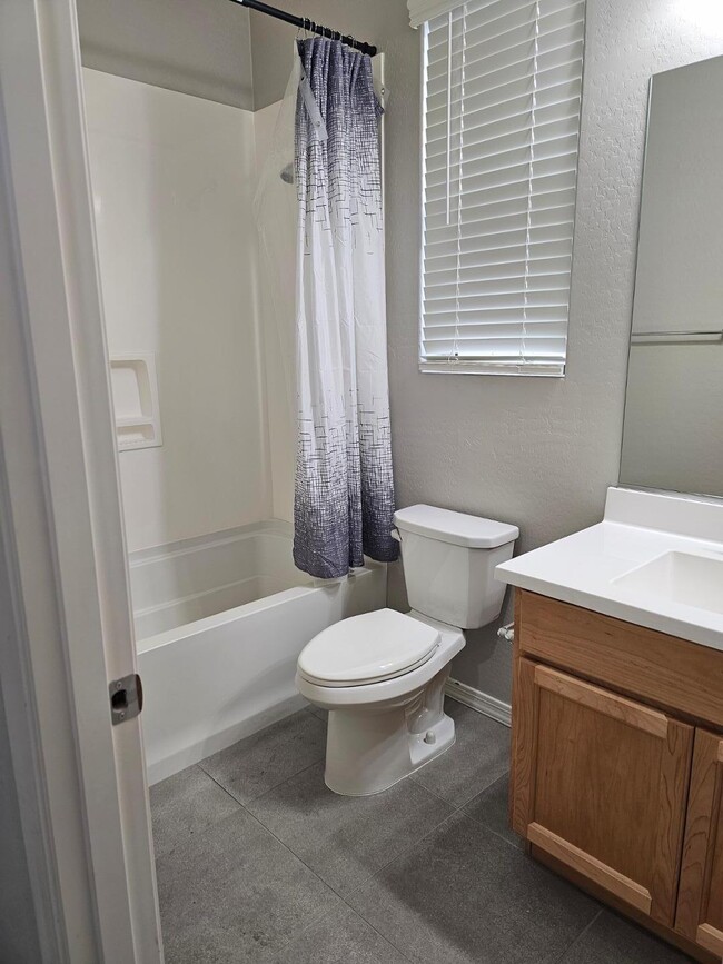 Photo - 15092 W Portland St