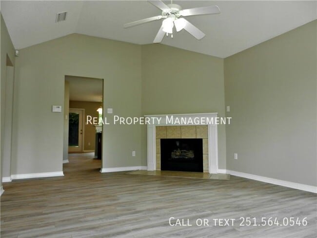 Photo - 832 Hamilton Bridges Dr W