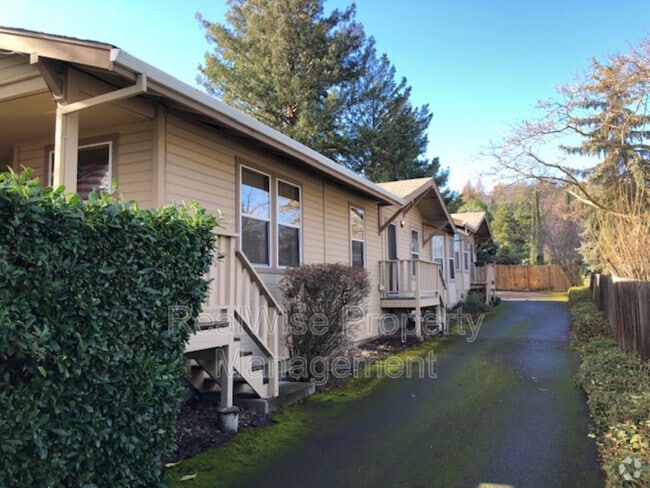 Building Photo - 475 Scenic Dr Rental