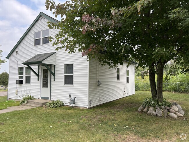 Building Photo - 401 Hemlock St Rental