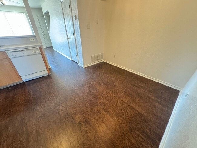 Photo - 4207 Deek Dr Unit Apt B