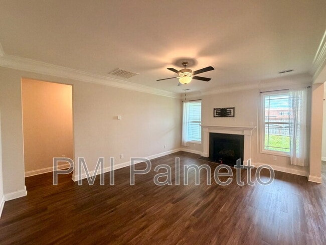 Photo - 628 Colston Rd