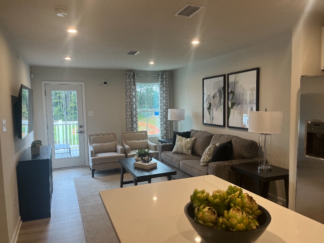 Photo - 509 Porter Cir Unit B