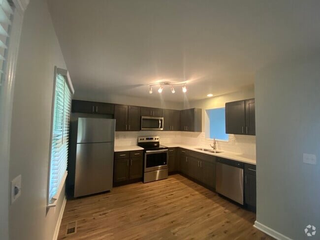 Building Photo - 2031 Franklin St Rental