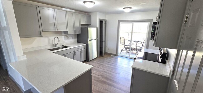 Photo - 8421 Banyan Ln