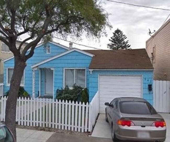 Building Photo - G1 | 940-942 Easton Avenue Unit 942