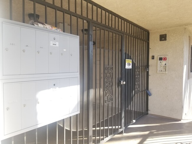 Photo - 736 N Garfield Ave Unit 101