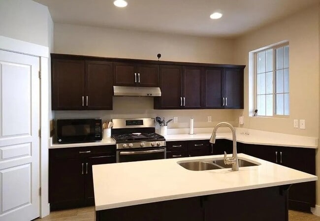 Photo - 357 E Vancott Wy