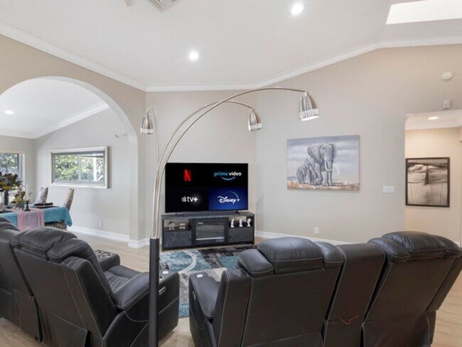 Photo - 9734 Harbour Lake Cir