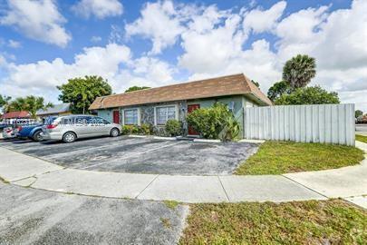 Building Photo - 7801 SW 10th St Unit 3 Rental