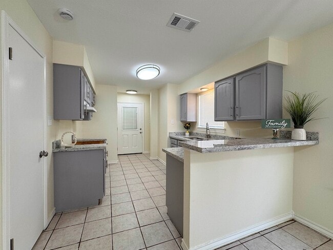 Photo - 304 Anthony Ln