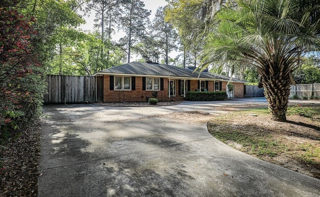 Photo - 5415 Speir St