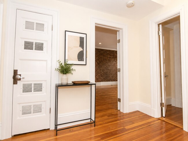 Photo - 1616 Beacon St Unit 2
