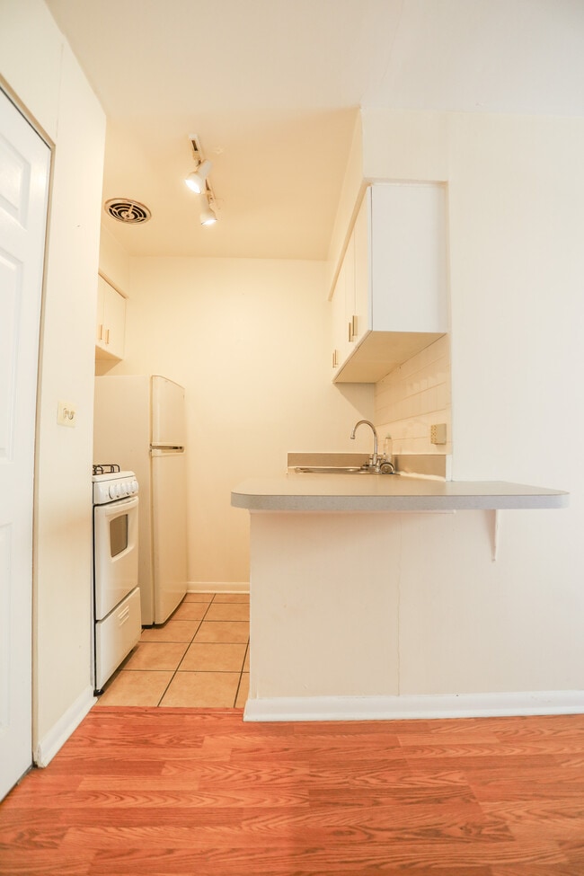 Photo - 625 W Cornelia Ave Unit #177