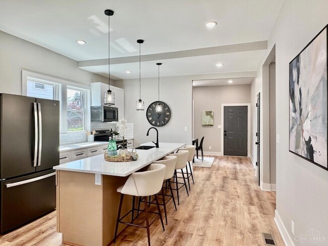 Photo - 4605 Thoburne St