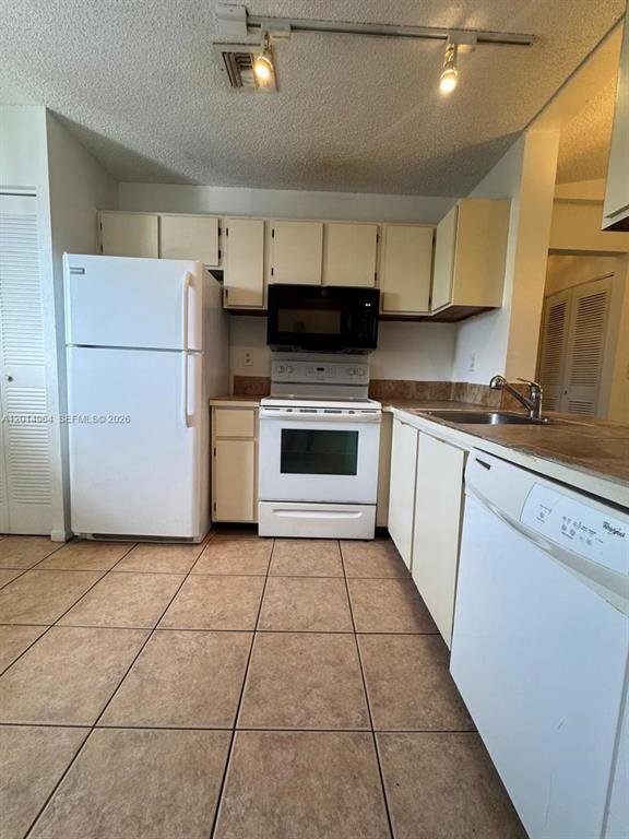 Photo - 142 NW 60th Ave Unidad #62