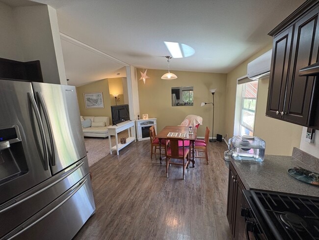 1260 E Weaver Creek Rd