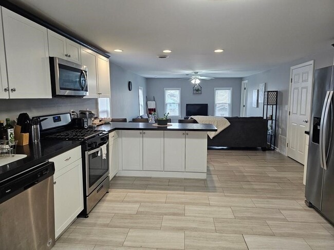 Photo - 210 W Franklin St