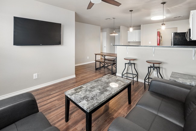 Photo - Dillon Park Student Apartments