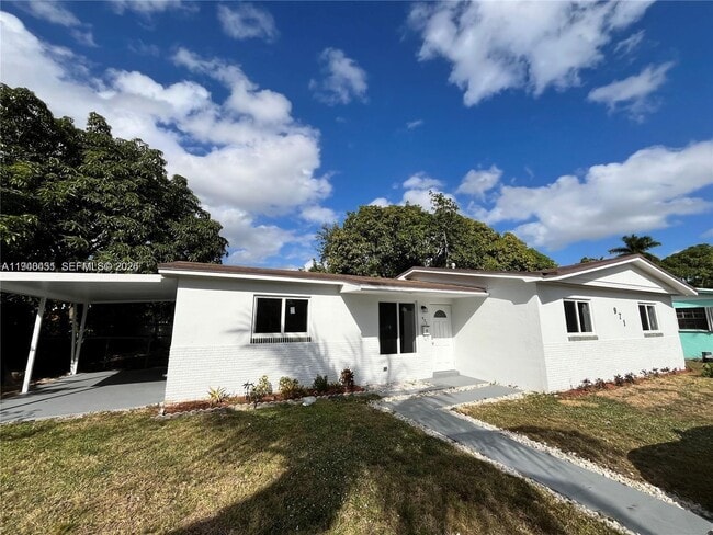 Building Photo - 971 NW 200th Terrace