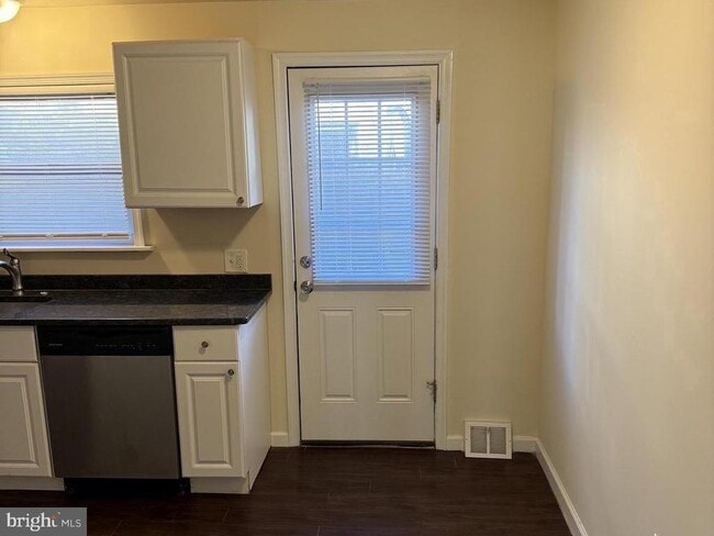 Photo - 223 Gerritt St