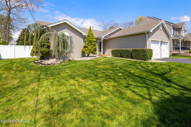 Photo - 148 Mizzen Ave