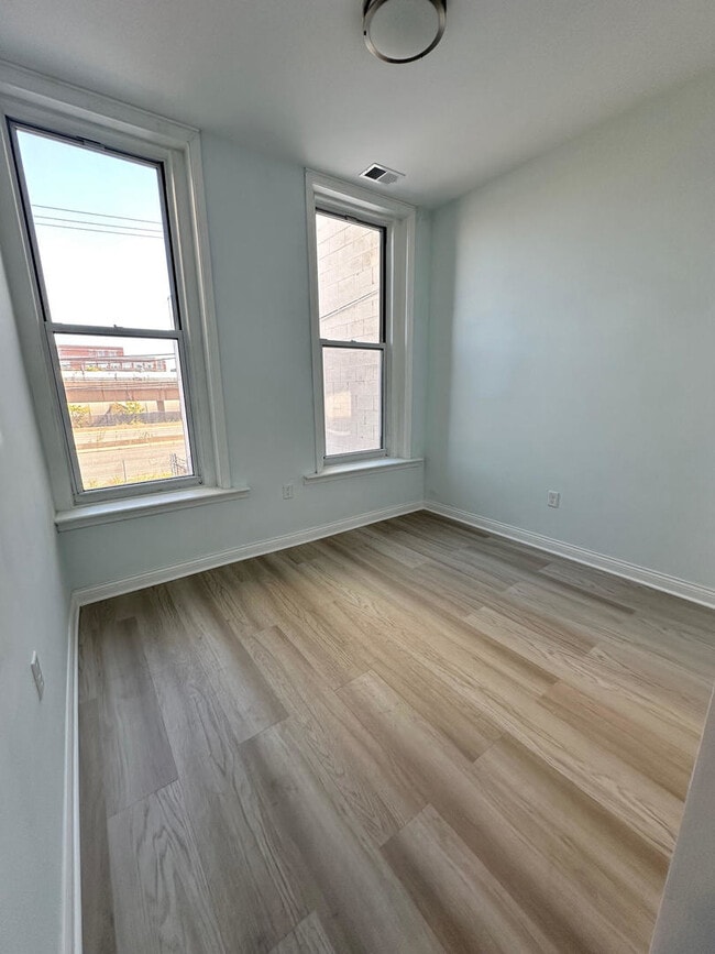 2247 S Wentworth Ave Unit 3E