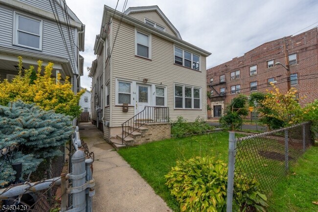 54 Llewellyn Ave