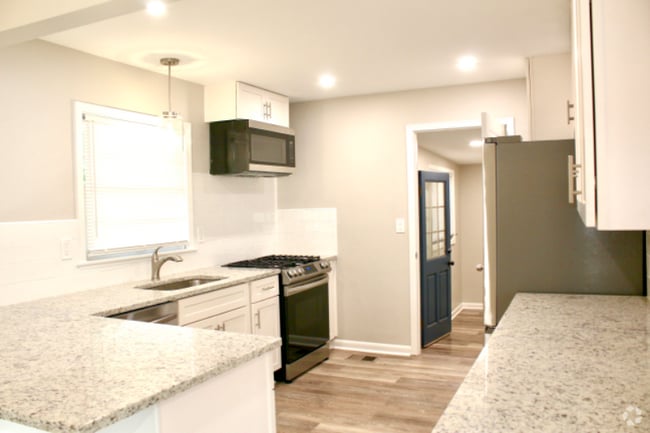 Building Photo - 1077 Curtis Dr Rental