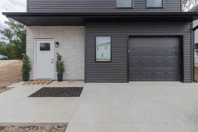 Photo - 2809 Emery Dr