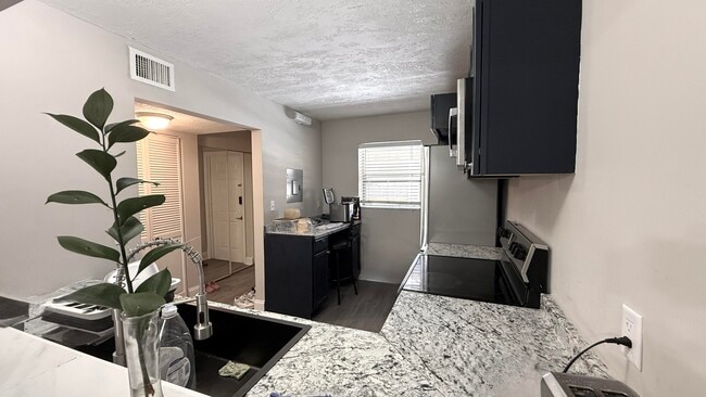 Photo - 2925 SW 22nd Ave Unit 203
