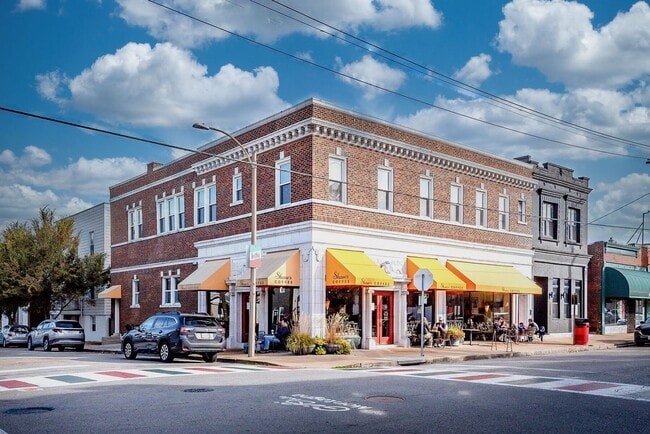 Building Photo - RARE OPPORTUNITY 1,200 SF ± Apartment in T...