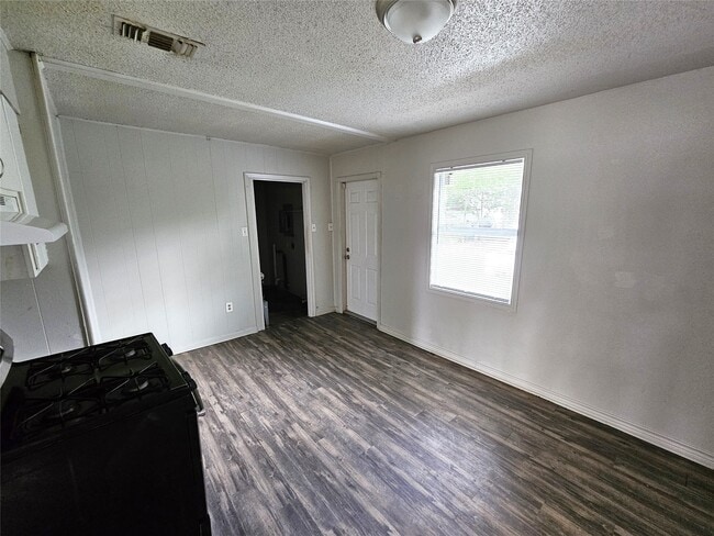 Photo - 3018 Robinson Blvd