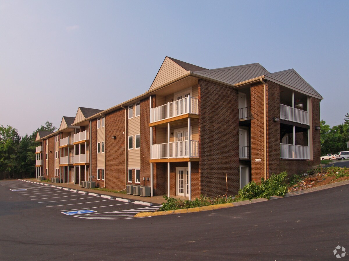 Summerwind Apartments - Summerwind Apartments