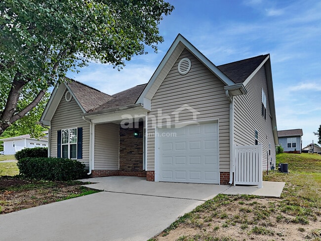 Building Photo - 5765 Regent Village Dr Rental