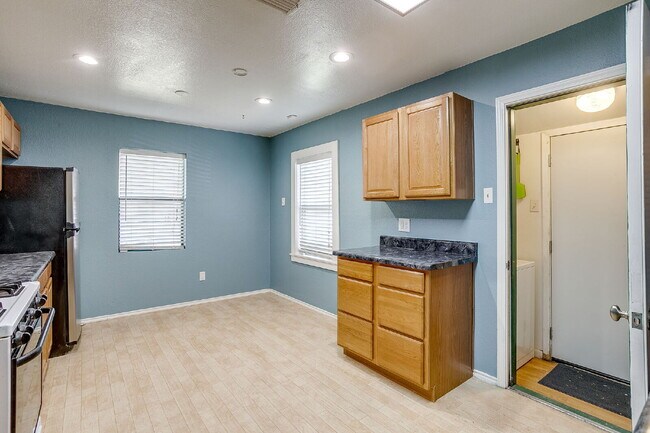 Photo - Charming 3-Bedroom Cottage in River Oaks