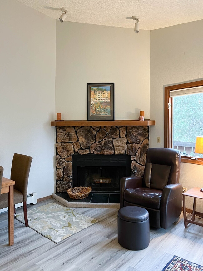 Photo - 4764 Mills Dr