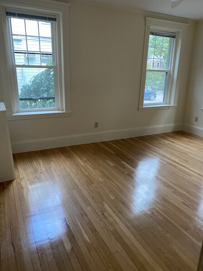 75 Longwood Ave Unit 1F