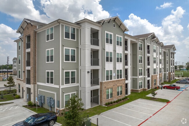 Primary Photo - Hartwood at Spring Shadows