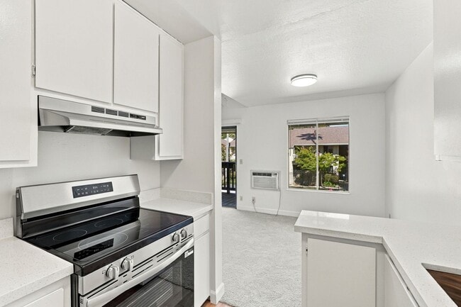 1241 Homestead Ave