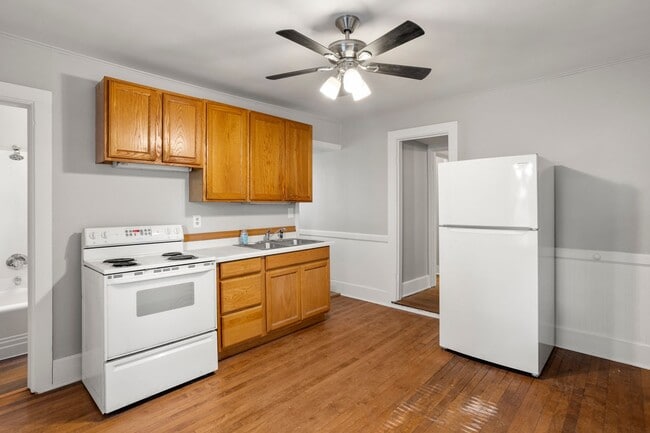 Photo - 2111 Madison St Apartment Unit Lower