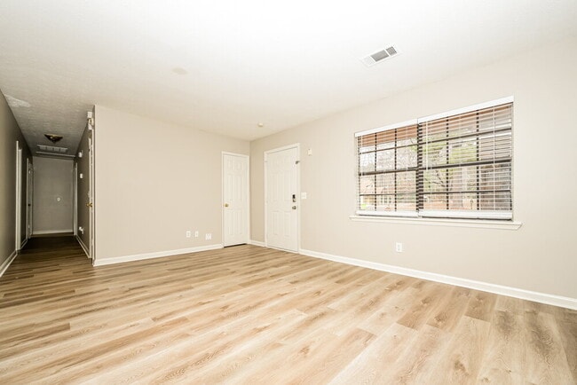 Photo - 107 Fairview Pl