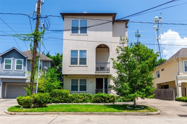 Building Photo - 4238 Childress St Rental
