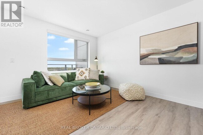 Photo - 100 Manett Crescent