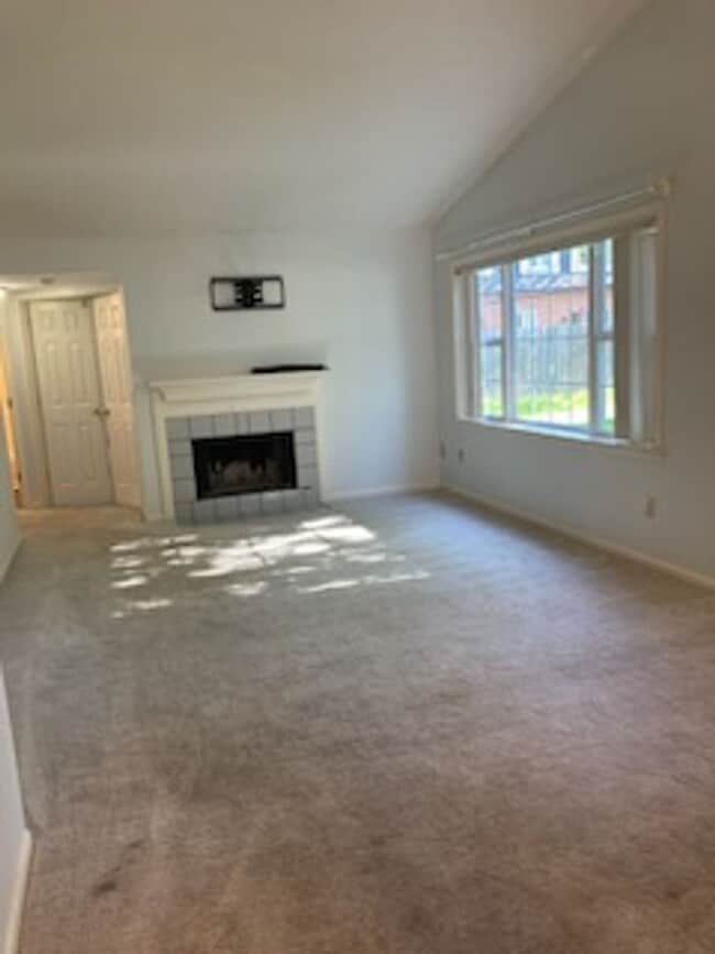 Photo - 1116 Viburnum Dr