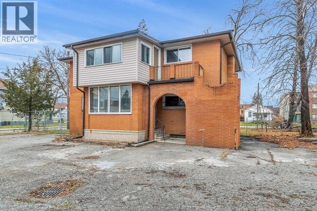 Photo - 509 Aylmer Ave